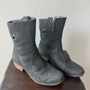 Teva Foxy Mid Boots in black